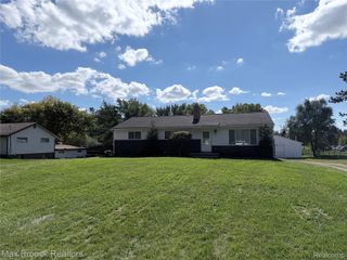 5444 Hearst Road, Shelby Charter Township, MI 48317