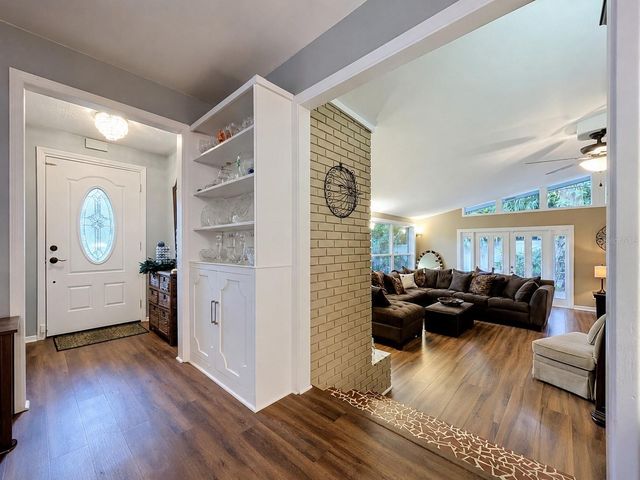 11805 N 51ST STREET, Temple Terrace, FL 33617