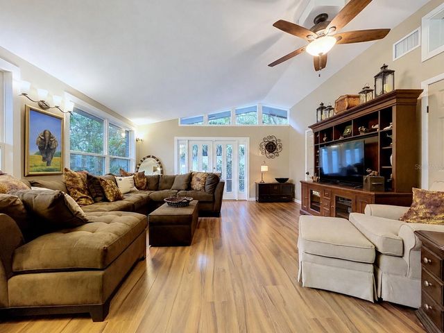 11805 N 51ST STREET, Temple Terrace, FL 33617