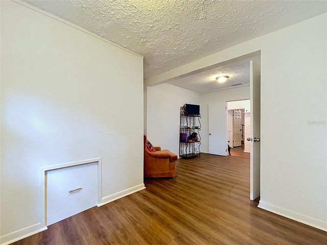 11805 N 51ST STREET, Temple Terrace, FL 33617