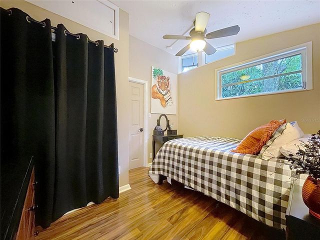 11805 N 51ST STREET, Temple Terrace, FL 33617