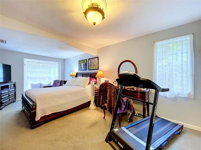 11805 N 51ST STREET, Temple Terrace, FL 33617