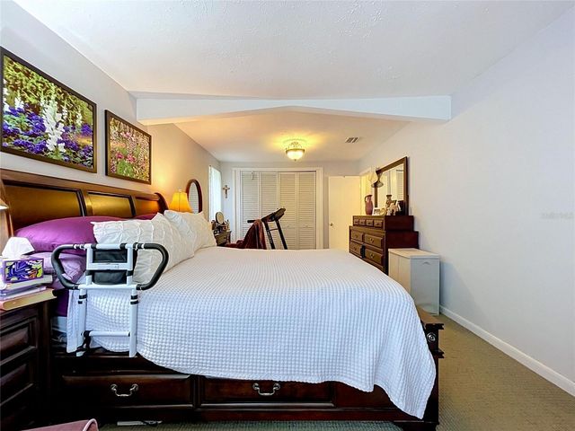 11805 N 51ST STREET, Temple Terrace, FL 33617