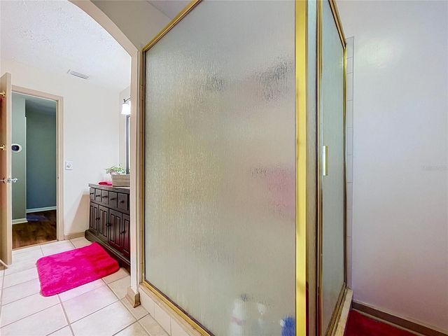 11805 N 51ST STREET, Temple Terrace, FL 33617