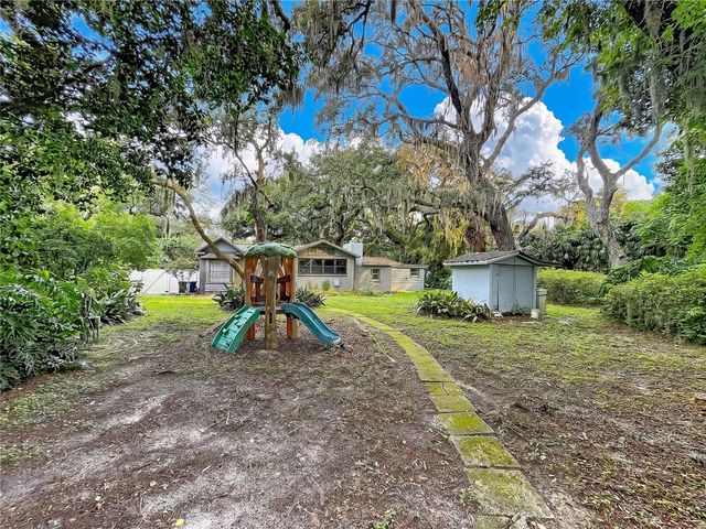 11805 N 51ST STREET, Temple Terrace, FL 33617