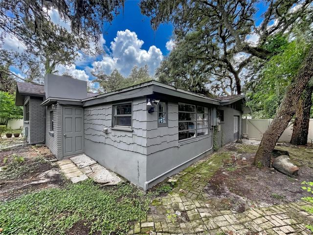 11805 N 51ST STREET, Temple Terrace, FL 33617