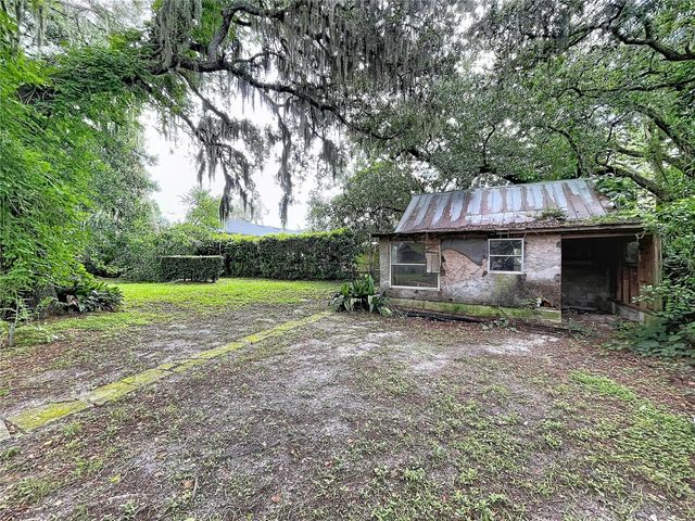 11805 N 51ST STREET, Temple Terrace, FL 33617