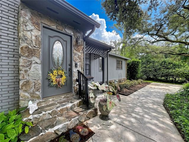 11805 N 51ST STREET, Temple Terrace, FL 33617