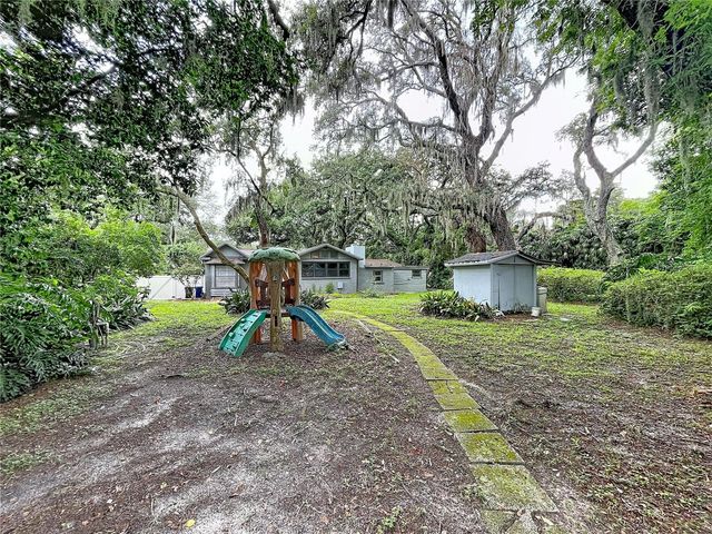 11805 N 51ST STREET, Temple Terrace, FL 33617