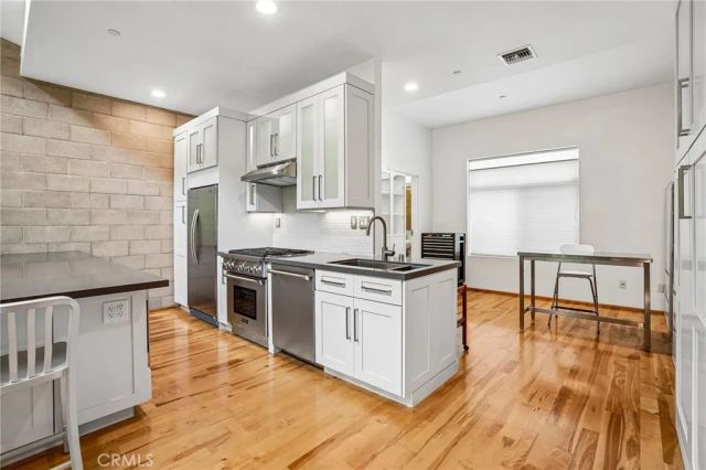 717 N Highland Avenue 21, Los Angeles, CA 90038
