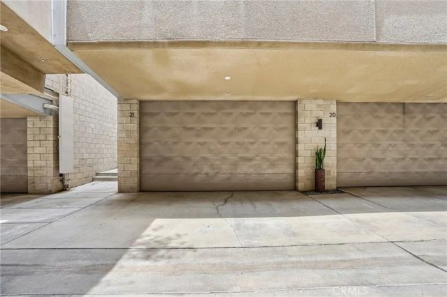 717 N Highland Avenue 21, Los Angeles, CA 90038