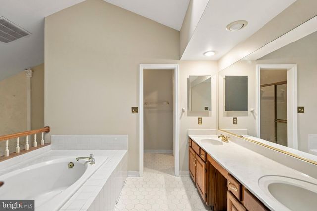 14614 CREEK VALLEY CT, Centreville, VA 20120