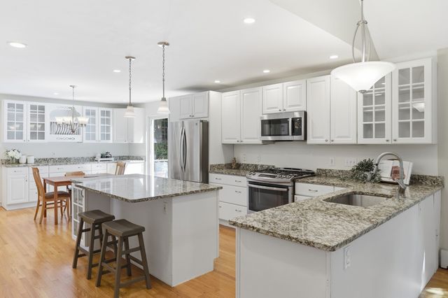 149 Nourse Rd, Bolton, MA 01740
