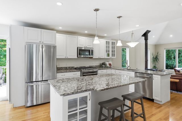 149 Nourse Rd, Bolton, MA 01740