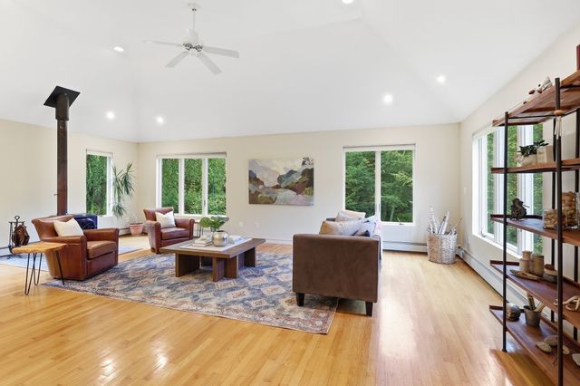 149 Nourse Rd, Bolton, MA 01740