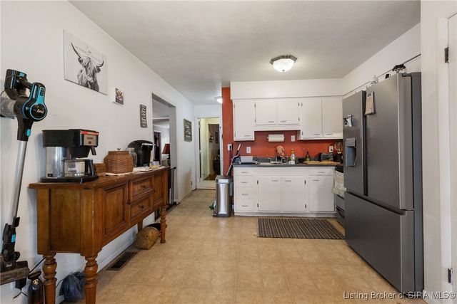 2421 Cypress Street, Madison, IN 47250