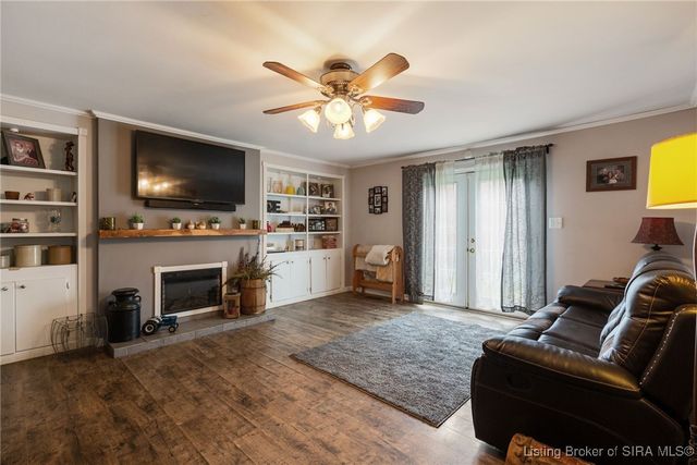 2421 Cypress Street, Madison, IN 47250