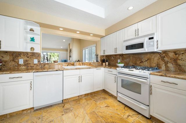 684 Vista Lago Circle N, Palm Desert, CA 92211
