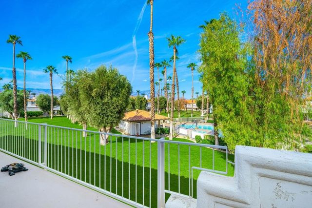684 Vista Lago Circle N, Palm Desert, CA 92211