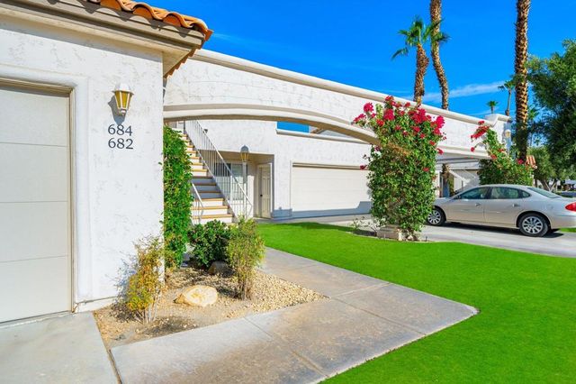 684 Vista Lago Circle N, Palm Desert, CA 92211