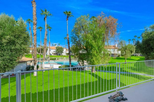 684 Vista Lago Circle N, Palm Desert, CA 92211
