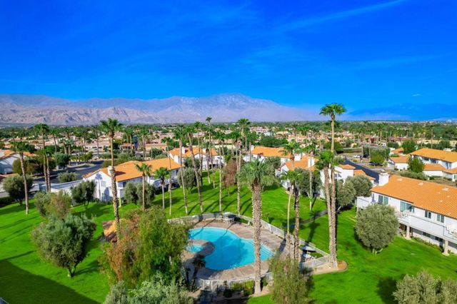 684 Vista Lago Circle N, Palm Desert, CA 92211