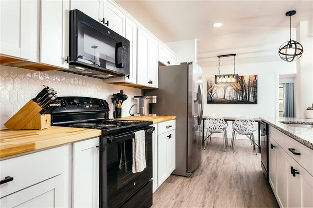 18 Melbourn Drive, Bella Vista, AR 72714