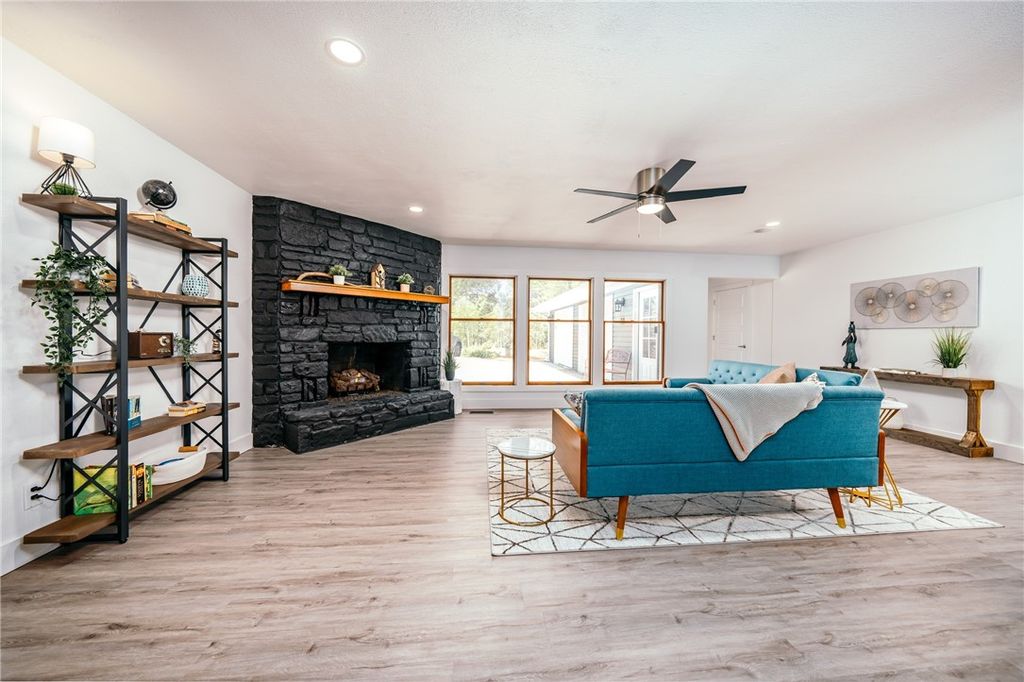 18 Melbourn Drive, Bella Vista, AR 72714