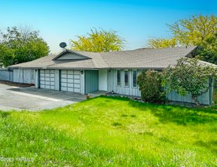 4502 Tieton Dr, Yakima, WA 98908