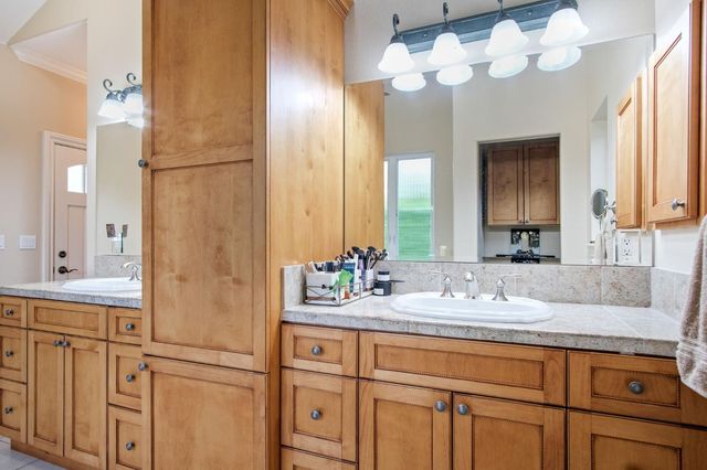 2441 E Tuolumne Rd, Turlock, CA 95382