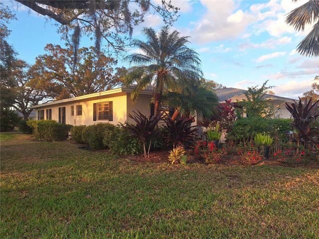 6912 W COUNTRY CLUB DRIVE N, Sarasota, FL 34243