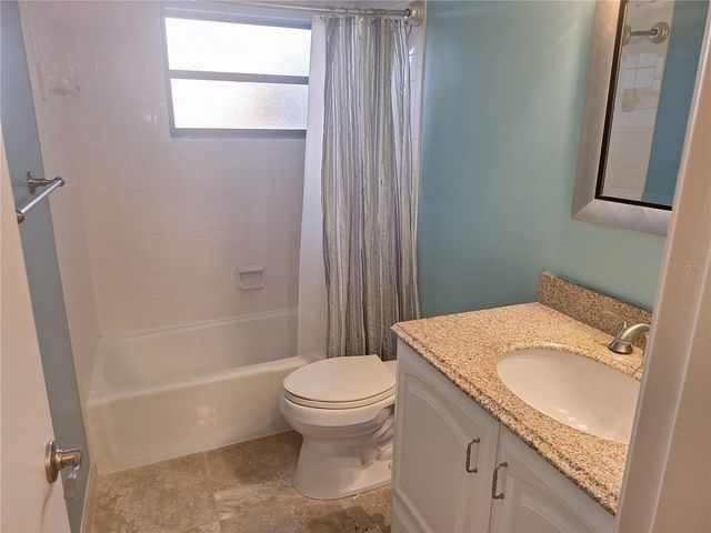 6912 W COUNTRY CLUB DRIVE N, Sarasota, FL 34243