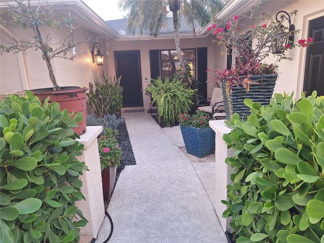 6912 W COUNTRY CLUB DRIVE N, Sarasota, FL 34243