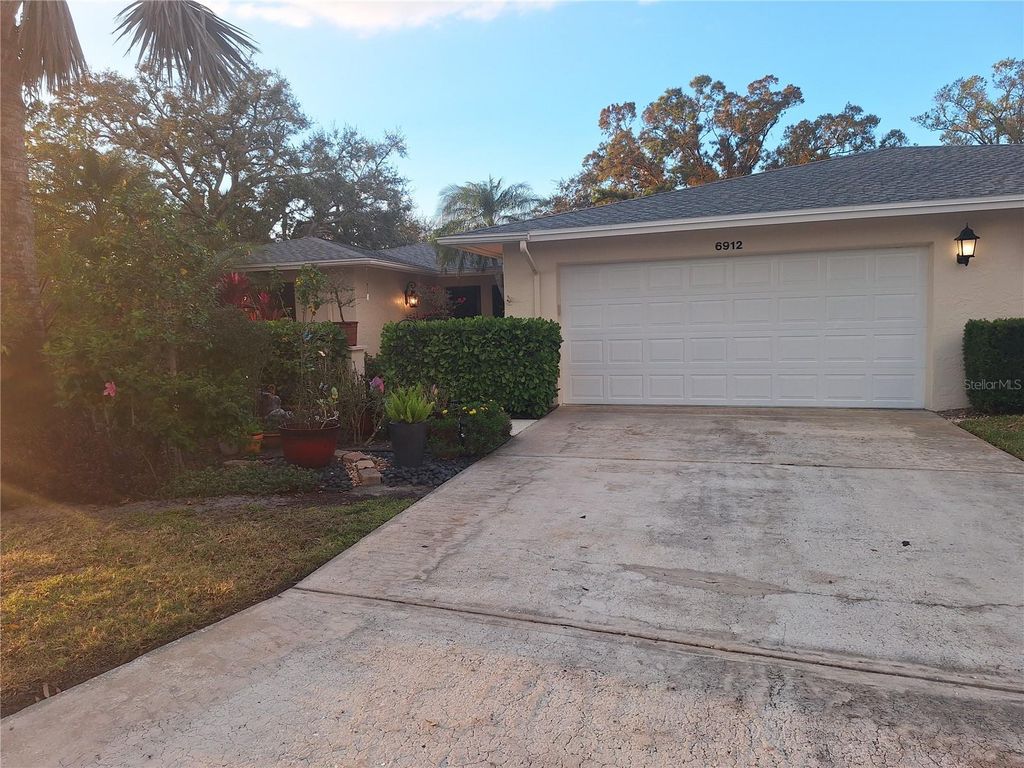 6912 W COUNTRY CLUB DRIVE N, Sarasota, FL 34243