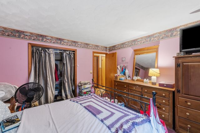 21 Cranton Avenue, Groveland, MA 01834