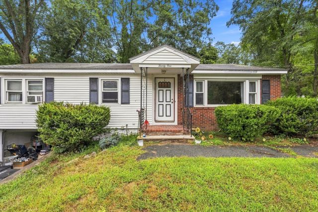 21 Cranton Avenue, Groveland, MA 01834