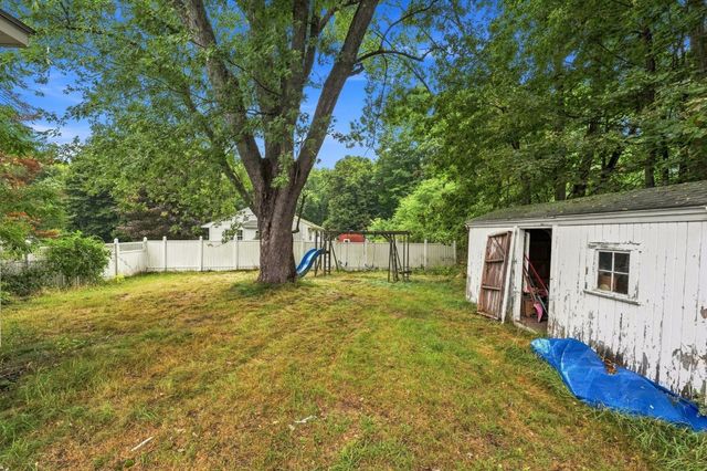 21 Cranton Avenue, Groveland, MA 01834