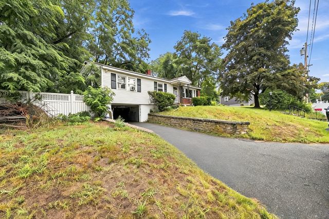 21 Cranton Avenue, Groveland, MA 01834