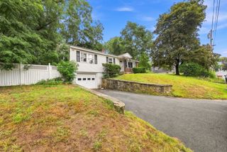 21 Cranton Avenue, Groveland, MA 01834