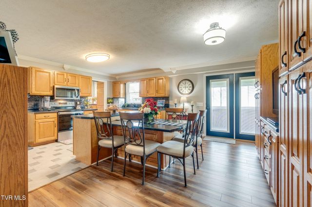 8121 Highway 11w, Rogersville, TN 37857