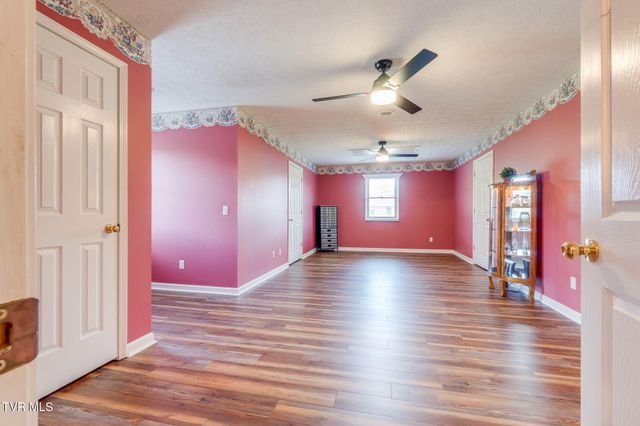 8121 Highway 11w, Rogersville, TN 37857