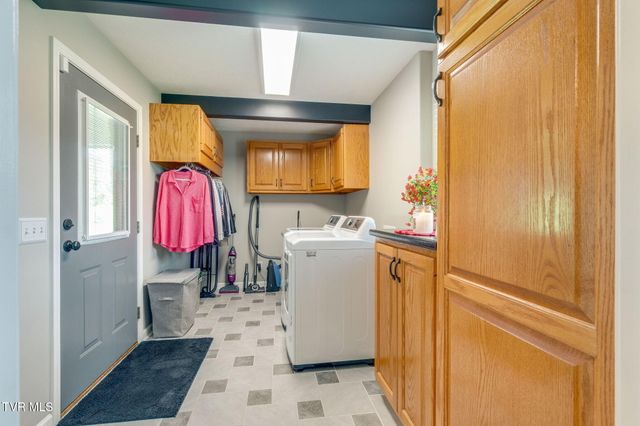 8121 Highway 11w, Rogersville, TN 37857