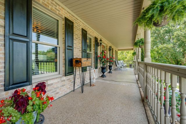 8121 Highway 11w, Rogersville, TN 37857