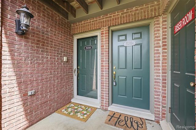 28284 Carlton Way Drive, Novi, MI 48377