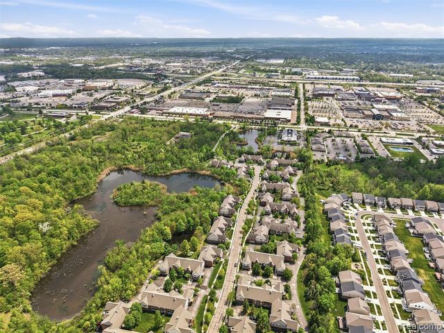 28284 Carlton Way Drive, Novi, MI 48377