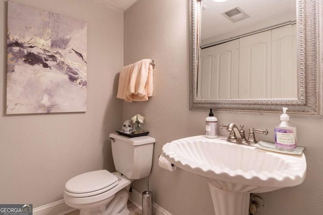6900 Roswell Road N13, Sandy Springs, GA 30328