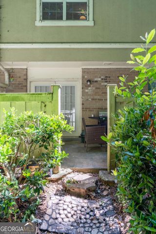 6900 Roswell Road N13, Sandy Springs, GA 30328