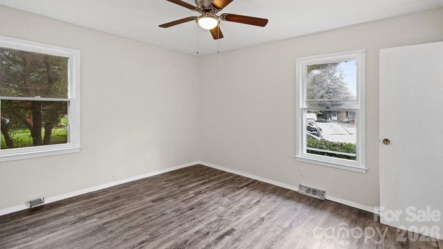 634 Kentbrook Drive, Charlotte, NC 28213