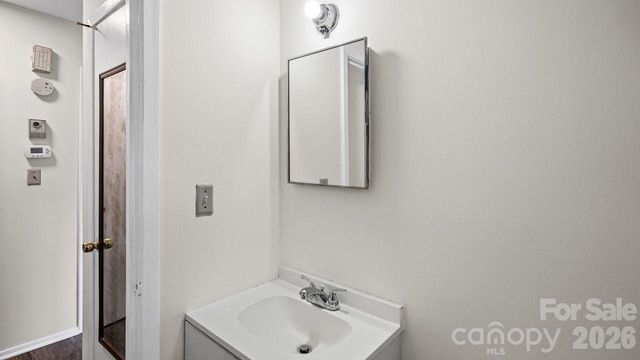 634 Kentbrook Drive, Charlotte, NC 28213