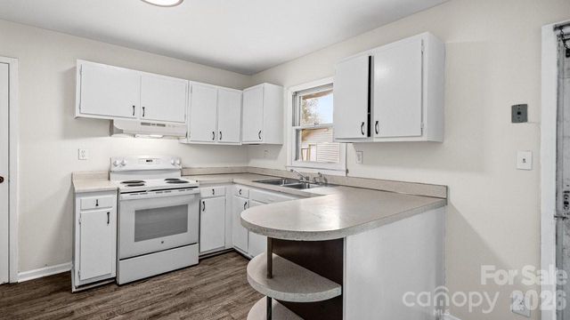 634 Kentbrook Drive, Charlotte, NC 28213